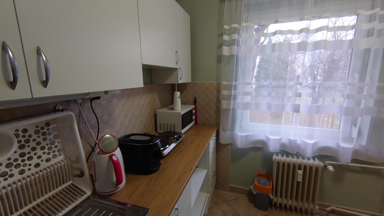 Koroesi Apartman เปตช์ ภายนอก รูปภาพ