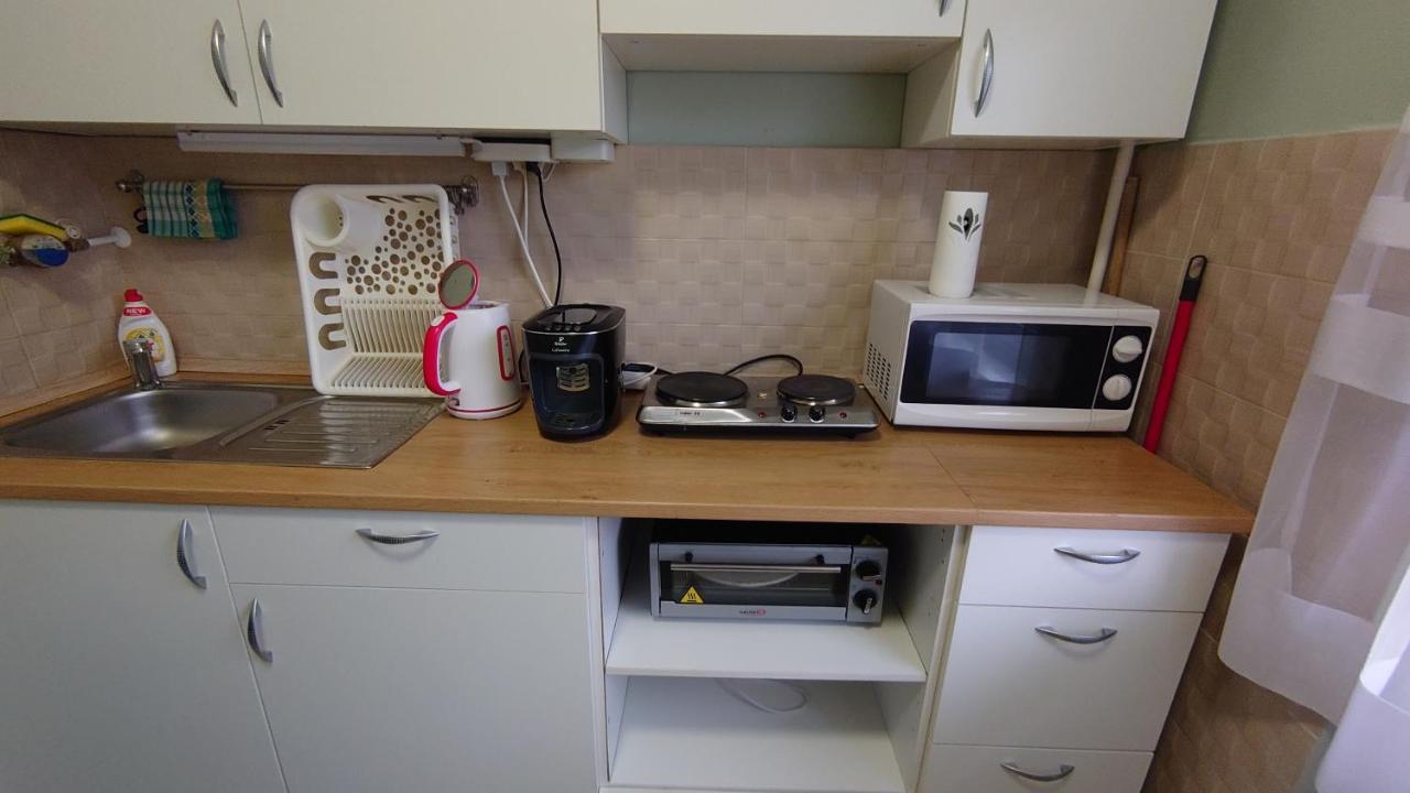 Koroesi Apartman เปตช์ ภายนอก รูปภาพ